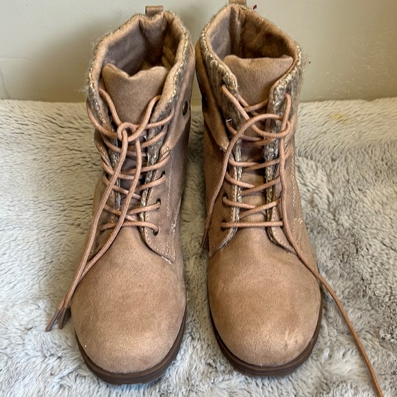 Rock Candy lace up boots, size 10 light brown - Picture 1 of 9